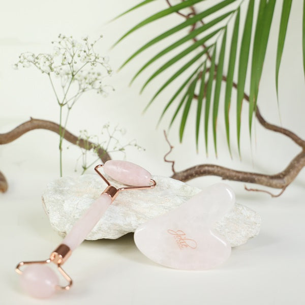 Rosenquarz Roller: Wirkung, Anwendung & Beauty-Tipps