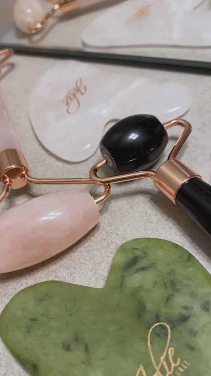 Video laden: Bio Hyaluron Augenserum mit Kaffee – kühlender Roll-on