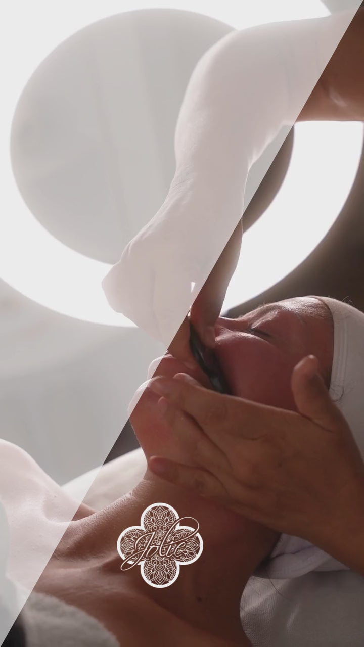 Video laden: Gua-Sha Online Ausbildung für das Gesicht