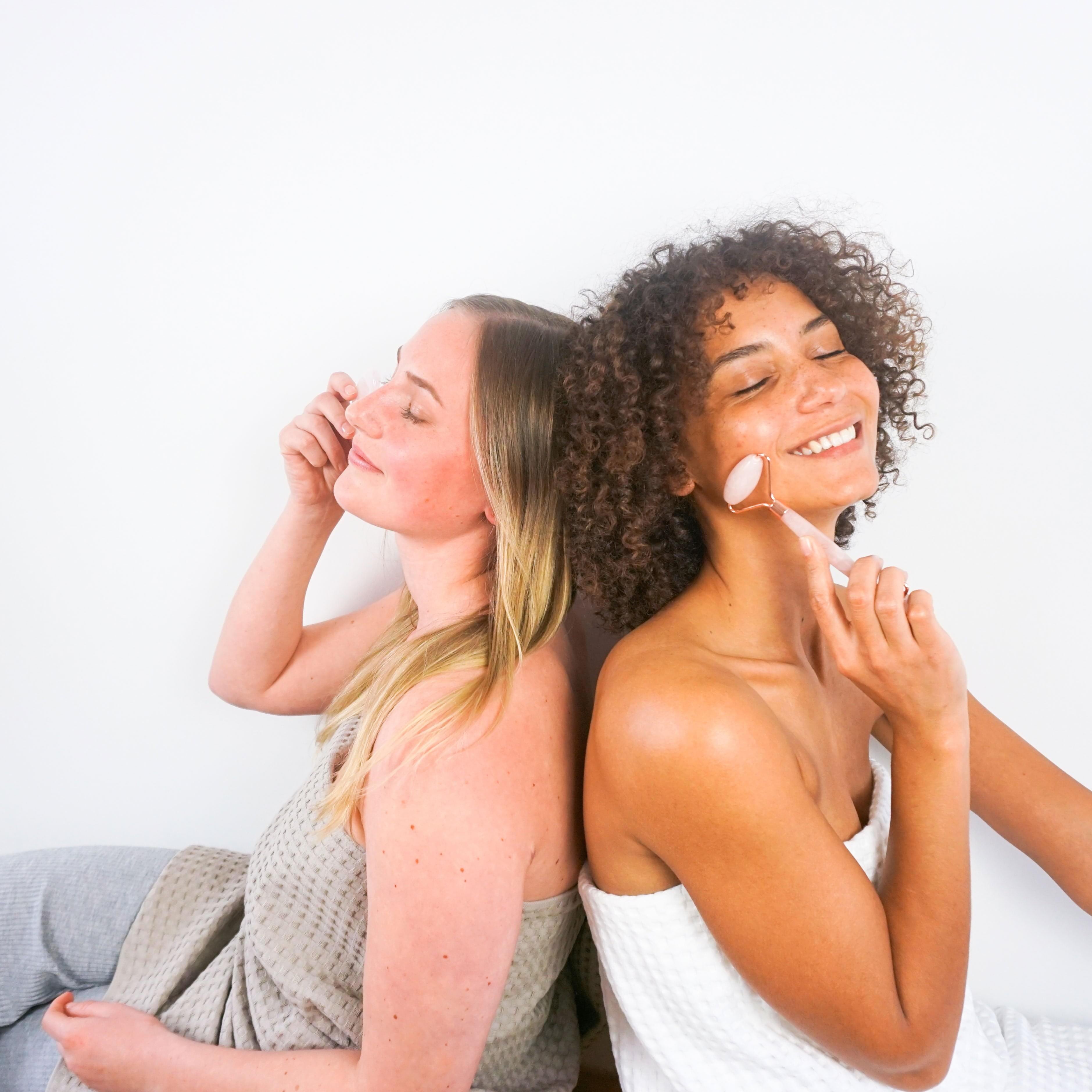 Bestseller Rosenquarzroller + Hyaluron Serum I Retinol I Vitamin C I Reisegröße - Jolie au naturel: Nachhaltige Naturkosmetik