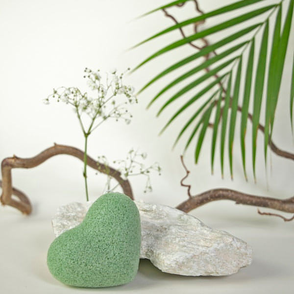 Konjac Herz Schwamm - Gesichtspeeling mit Aloe Vera für zarte Haut - Jolie au naturel: Nachhaltige Naturkosmetik