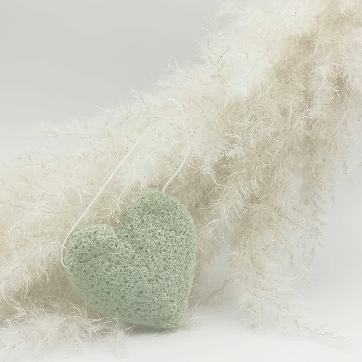 Konjac Herz Schwamm - Gesichtspeeling mit Aloe Vera für zarte Haut - Jolie au naturel: Nachhaltige Naturkosmetik